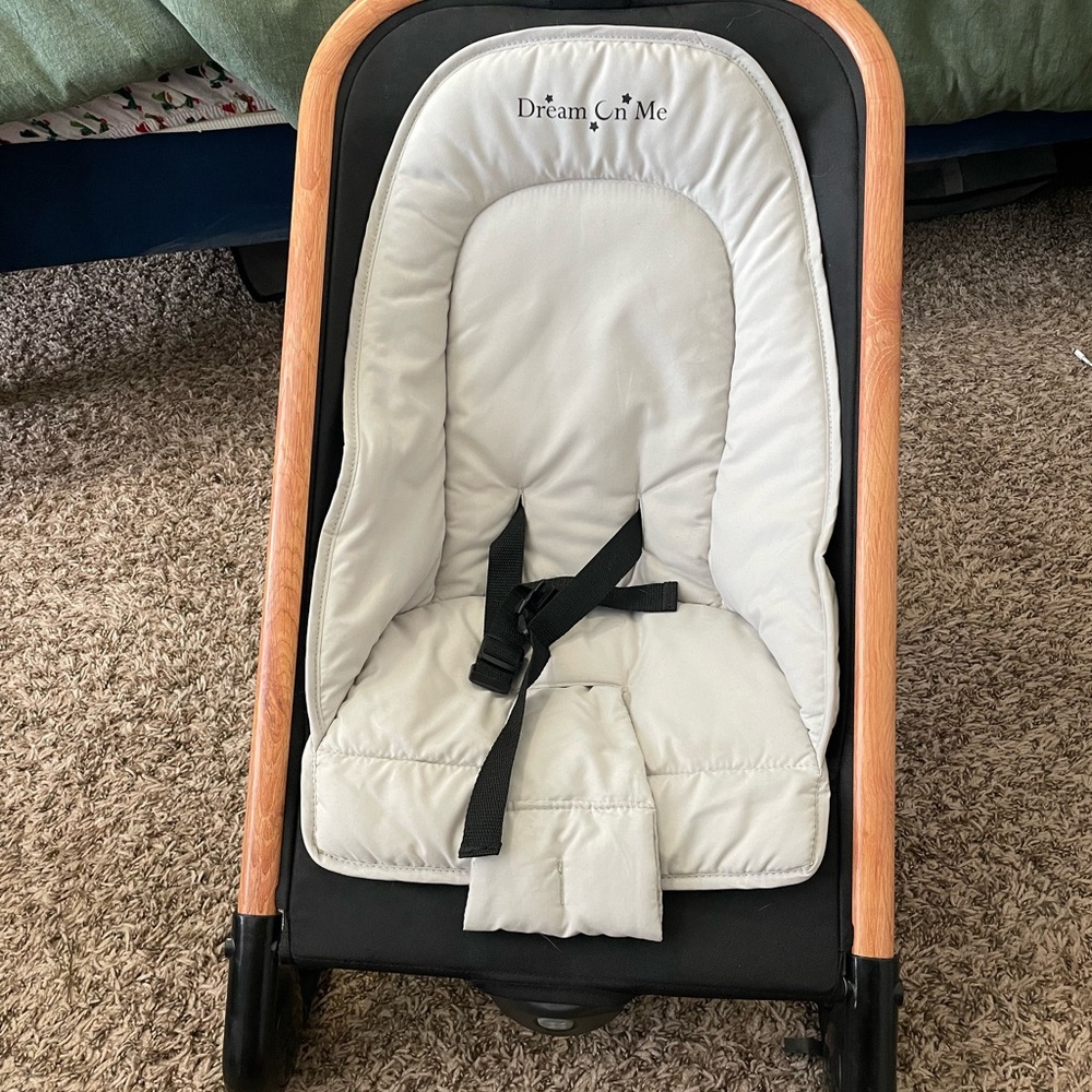 Dream On Me Baby Rocker with Metal Frame